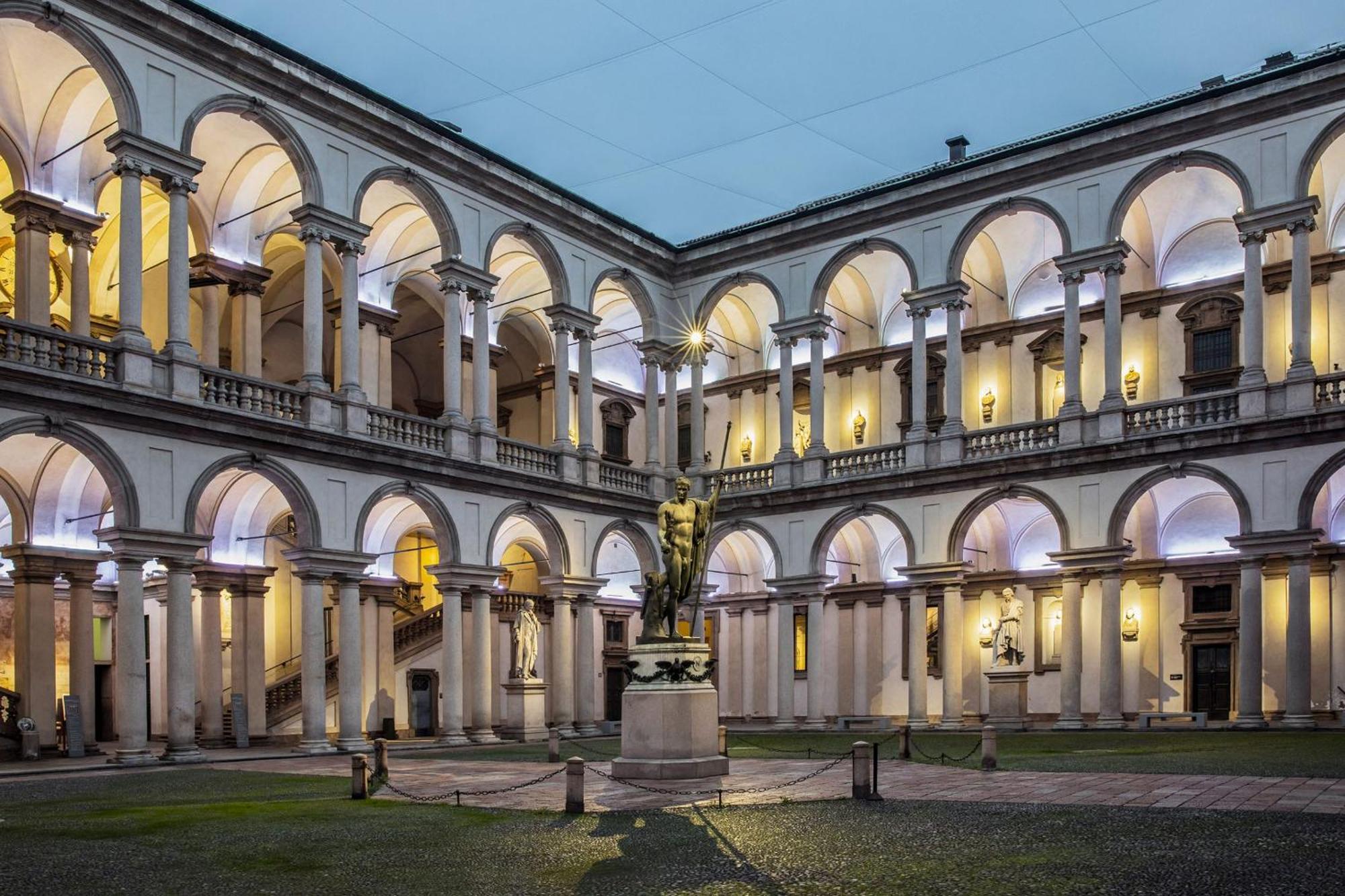 Pontaccio 22 Brera Fashion&design Milano